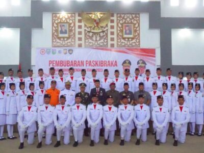 Sekda Isnan Pimpin Pembubaran 54 Paskibraka Bengkulu 2023