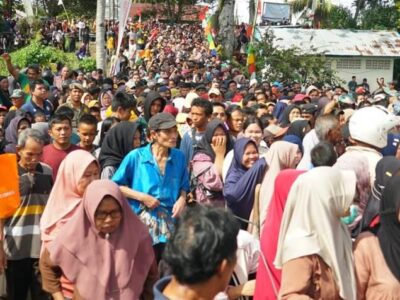 Ribuan Masyarakat Padati UPT PBILP, 3 Ton Ikan Dibagikan Gratis