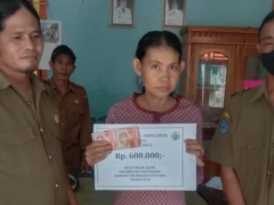 Sebanyak 27 KPM Desa Teluk Ajang Terima BLT, Ini Pesan Kades Lihurdin