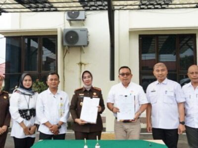 Kepala BPKAD Kota Bengkulu Dampingi Pj Sekda Serah Terima Aset di Kejari