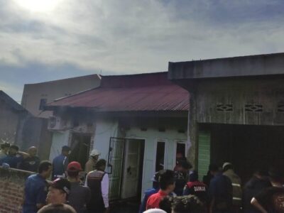 Pemilik Sempat Loncat Lewat Jendela, Rumah Warga Perumahan Qorriyah Thoyyibah Hangus Terbakar