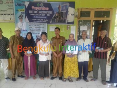 Pemdes Gunung Alam Bagikan BLT Sebesar Rp900 Ribu Kepada 37 KPM