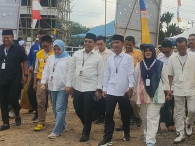 Antusias Pendukung Ramaikan Prosesi Pendaftaran Azhari-Bambang ke KPU Lebong