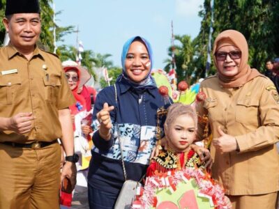 Bunda PAUD Bengkulu Selatan Lepas Ratusan Anak TK dan PAUD dalam Pawai HUT ke-79 RI