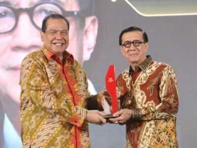 Menkumham Raih CNN Indonesia Awards Kategori Outstanding Dedication to Law Enforcement