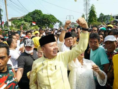 Tumpah Ruah, Ribuan Pendukung Antar Rohidin-Meriani ke KPU