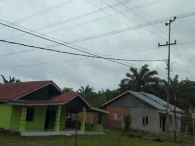 Sudah Telan 2 Korban, Jaringan Listrik PLTU Teluk Sepang Membahayakan Warga