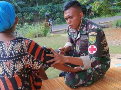Disela Program TMMD ke-122, Kodim 0425 Beri Layanan Kesehatan Bagi Warga