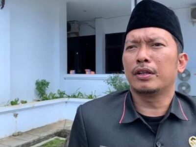 Dewan Soroti Penyaluran Seragam Sekolah Gratis yang Dipolitisir Oknum ASN Seluma