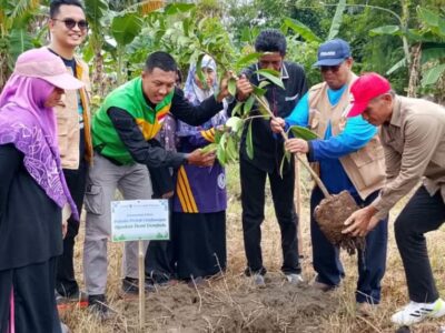 Yakesma Berkolaborasi dengan Pelindo dan DLHK Tanam 450 Bibit Pohon