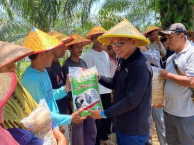 Bantu Benih Unggul, Teddy Rahman Yakin Seluma Bisa Menjadi Lumbung Pangan