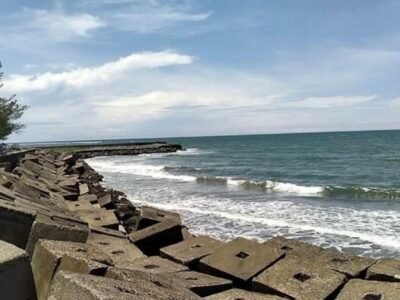 Pantai Tapak Paderi, Pesona Alam yang Memukau di Bengkulu
