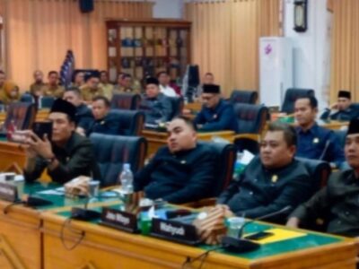 DPRD BU Gelar Rapat Paripurna Pandangan Umum Fraksi Tentang Perubahan Raperda Menjadi Perda